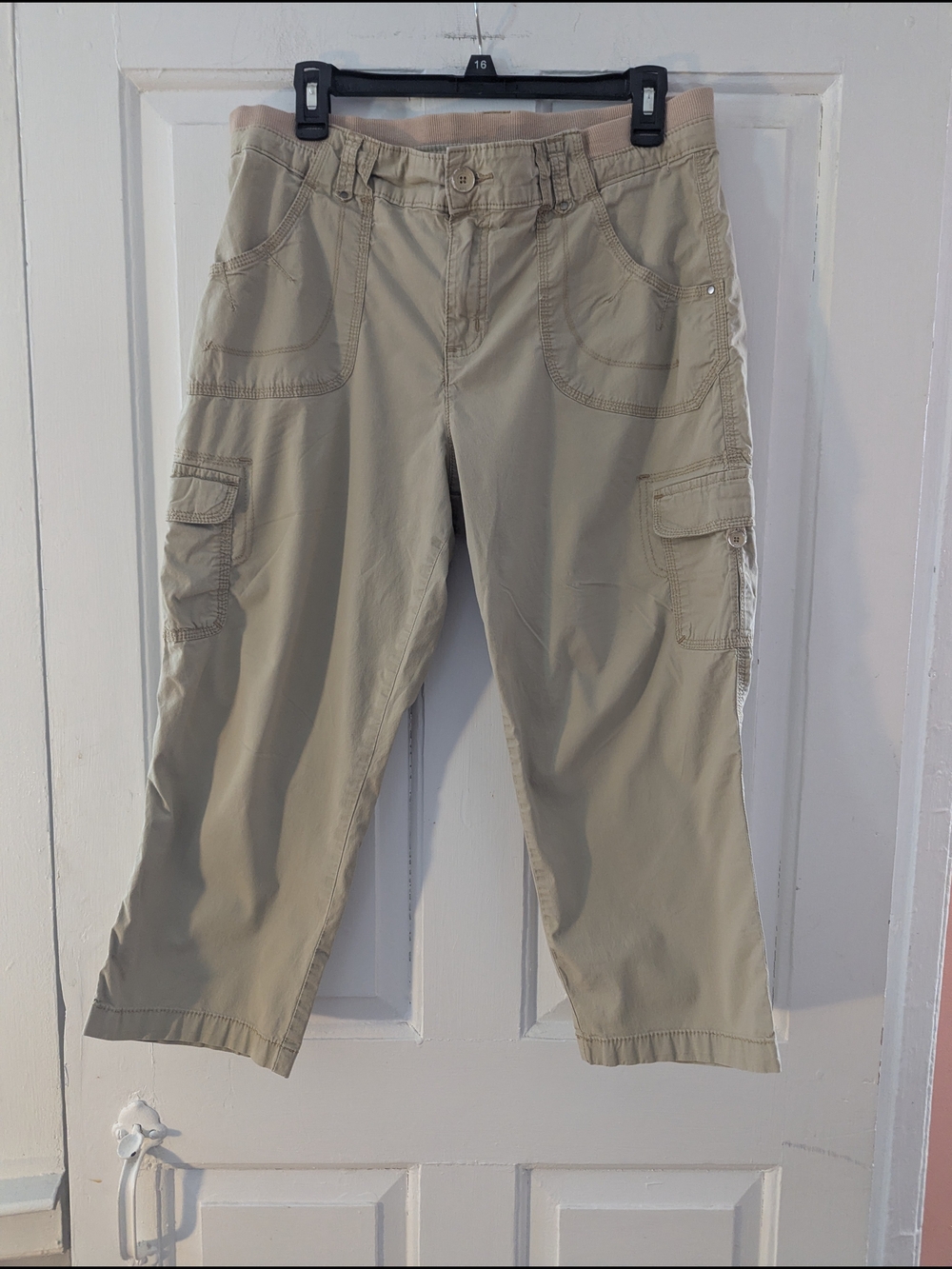 Lee Beige Cargo Capris with Multi-Pocket Design